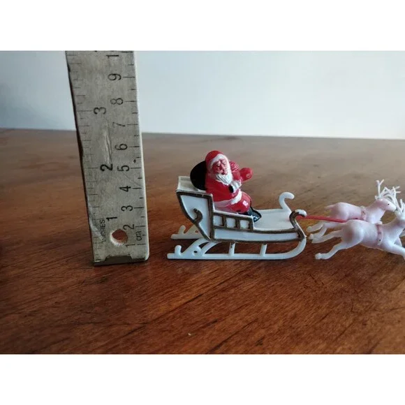 Vtg 60’s Mini Plastic Table Christmas Santa Sleigh Pinkish Reindeer Hong Kong - Picture 9 of 12